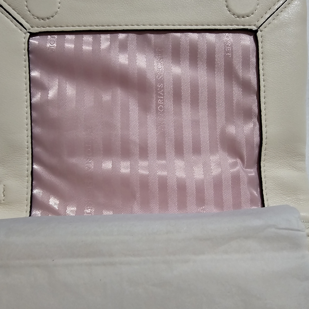 Victoria's Secret Cream Quilted Women's Bag - Picture 3 of 5